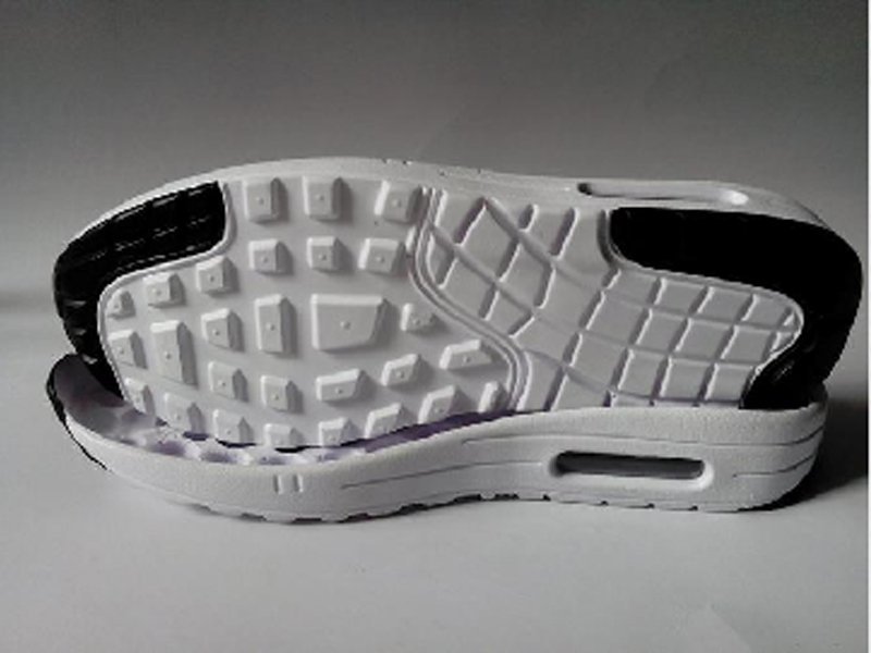 Sports & Casual Footwear