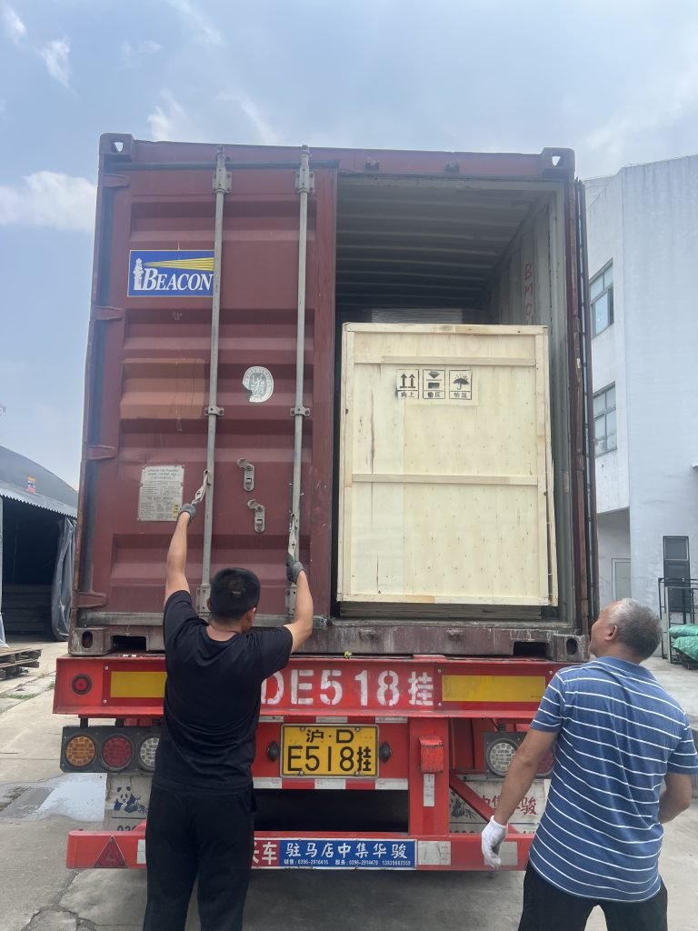 Dominican · Foam Material+PU Spray Foam Machine SHIPMENT